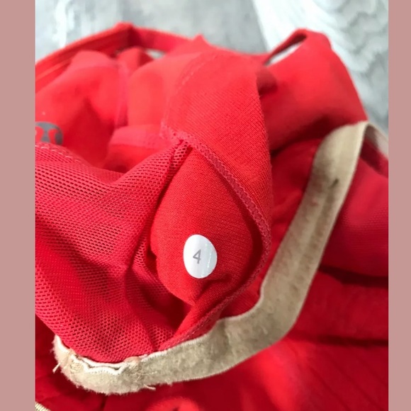 Lululemon Women's Spaghetti Strap Tank Top Size 4 - Picture 8 of 8